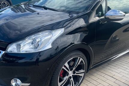 Peugeot 208 89.900 km 9.390 &euro; Borken 46325