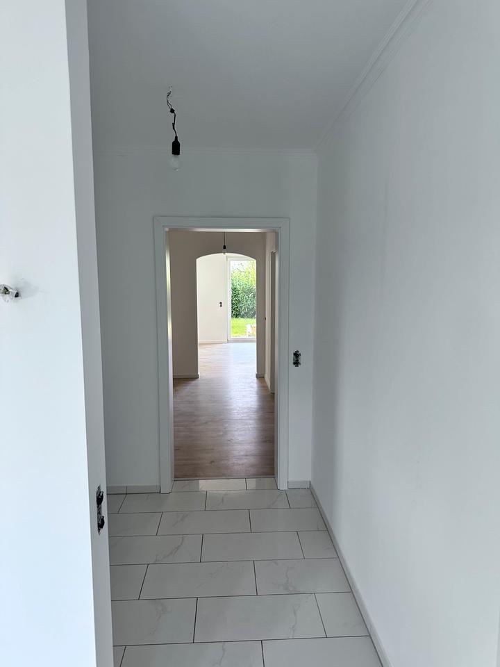 Exklusive Erdgeschoßwohnung im 2-Fam. Haus - Einzugsbereit !