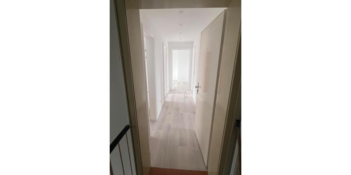 Dachgeschoßwohnung Bremerhaven Wulsdorf - 2.5 Zimmer, 54 m&sup2;, 119.000&euro; | Angebot:27413750