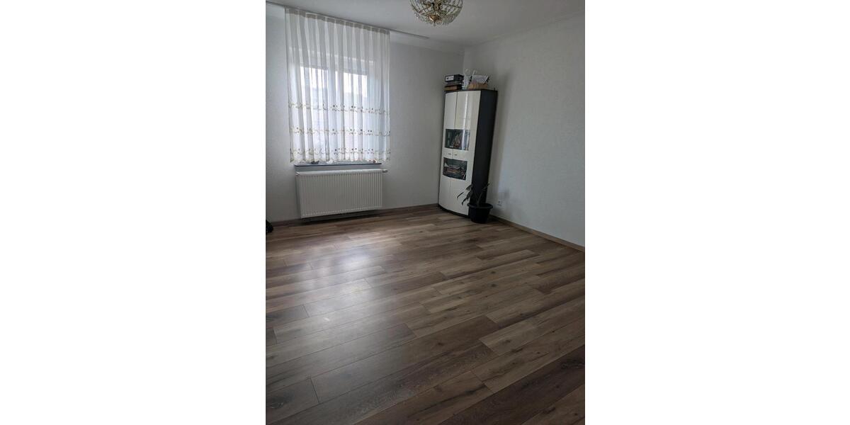 Dachgeschoßwohnung Tuttlingen - 6 Zimmer, 141 m&sup2;, 349.000&euro; | Angebot:26709609