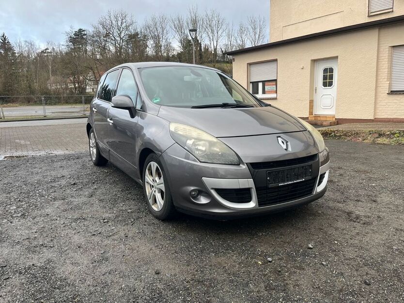 Renault Scenic 167.000 km 3.300 € Göttingen 37081