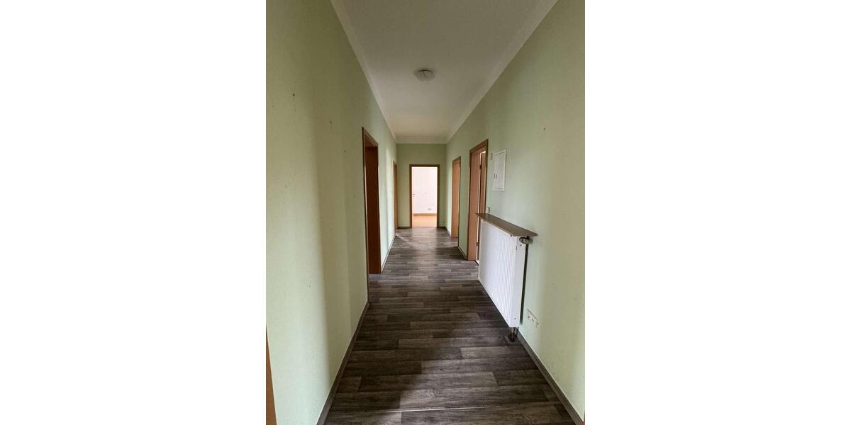 Familienfreundliche Etagenwohnung mit 100 m² und Stellplatz in Radeberg 4 zimmer