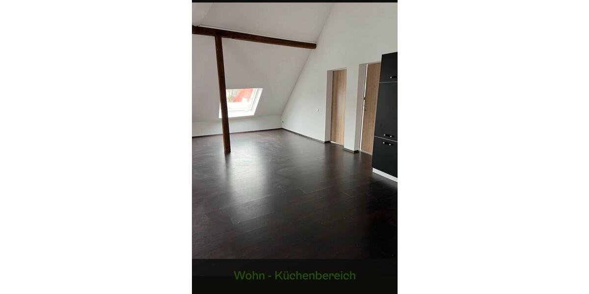 Dachgeschoßwohnung Essen Stadtbezirk VI - 2.5 Zimmer, 75 m&sup2;, 600&euro; | Angebot:25552920