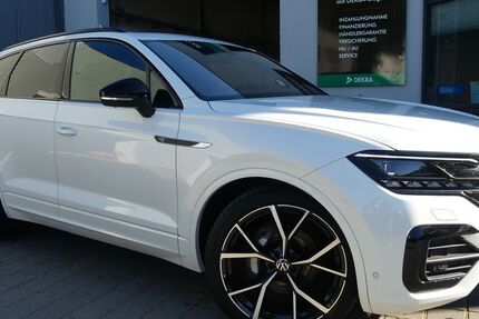 VW Touareg 49.899 km 61.800 € Berlin 13156