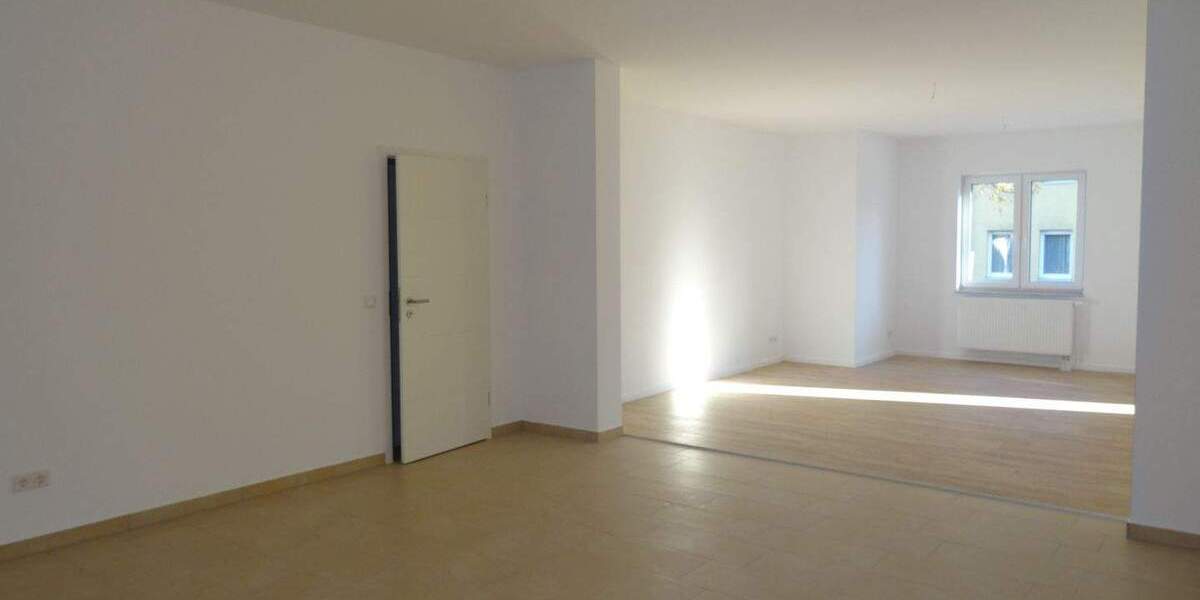 Zimmer Rathenow Rathenow West - 4 Zimmer, 145 m&sup2;, 1.160&euro; | Angebot:25665406