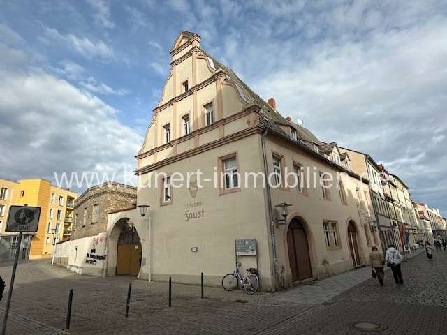 Haus zum Kaufen in Merseburg 330.000 € 520 m²