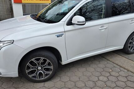 Mitsubishi Outlander 172.052 km 11.870 &euro; Berlin 14165