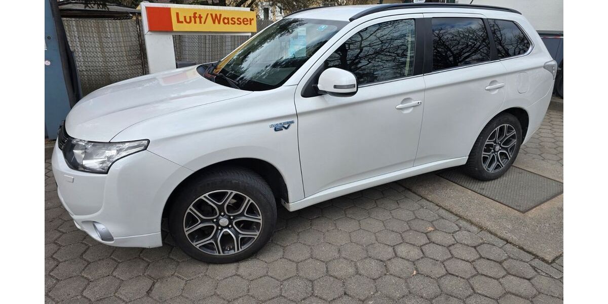 Mitsubishi Outlander 172.052 km 11.870 &euro; Berlin 14165