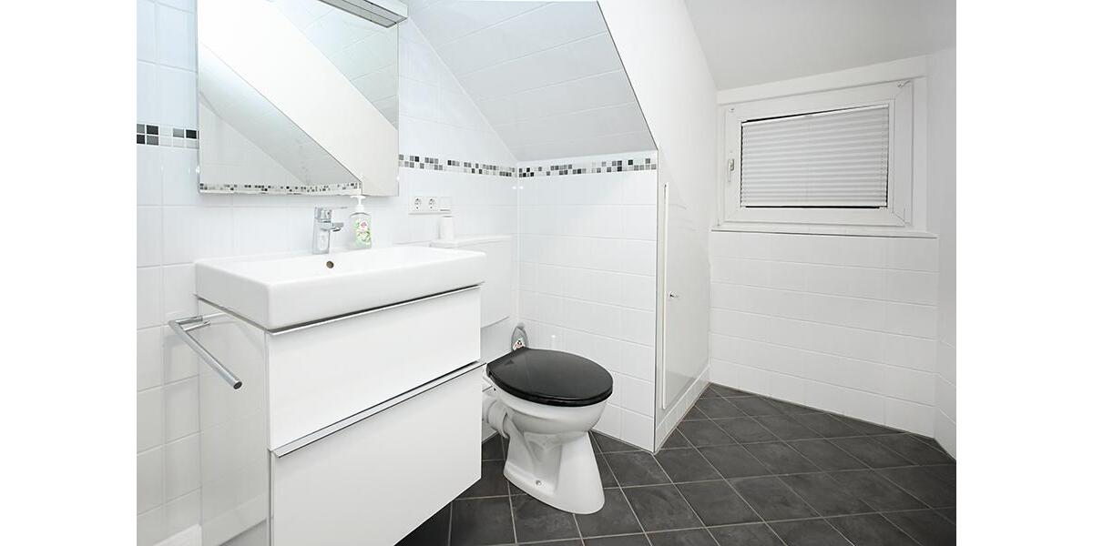 Einfamilienhaus Hildesheim - 11 Zimmer, 360 m&sup2;, 2.500&euro; | Angebot:25415382