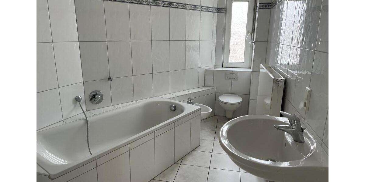 Etagenwohnung Bad Salzuflen - 5 Zimmer, 166 m&sup2;, 960&euro; | Angebot:24803540