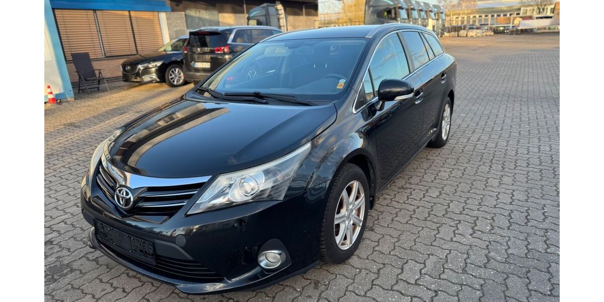 Toyota Avensis 168.300 km 6.900 &euro; Winsen (Luhe) 21423