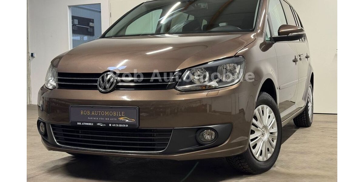 VW Touran 152.787 km 8.499 &euro; Roggentin 18184