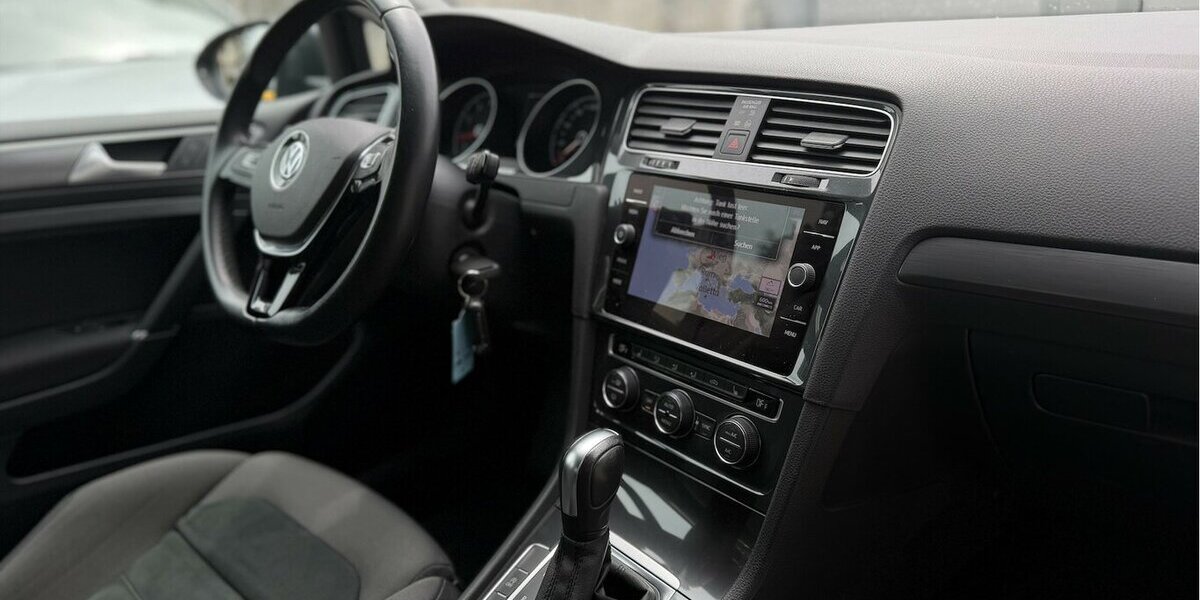VW Golf VII Lim. 1.5 TSI DSG Navi Kamera 116.000 km 14.990 &euro; Neckarsulm 74172