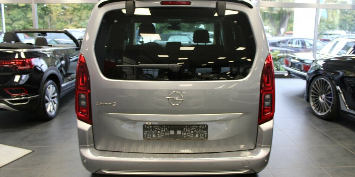 Opel Combo-e Life Ultimate 27.035 km 19.980 € Euskirchen 53881