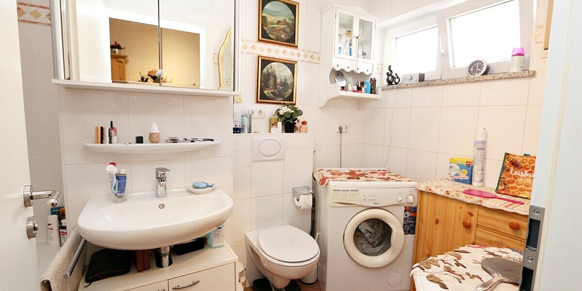 ** Traumapartment mit Sonnenterrasse ** und Stellplatz !! in S-Bahn-Nähe !! TOP-LAGE in GILCHING !! - Etagenwohnung Gilching | Angebot:26544391
