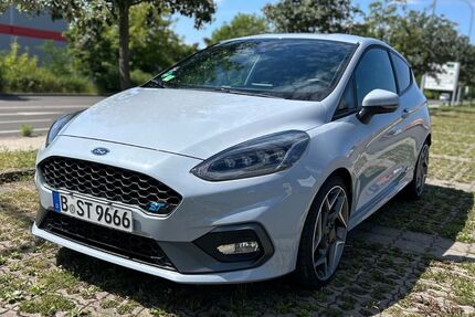 Ford Fiesta 83.400 km 12.500 &euro; Berlin 10243