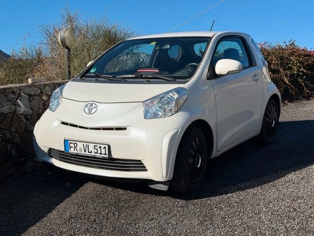 Toyota IQ 100.000 km 4.400 &euro; Freiburg 79111
