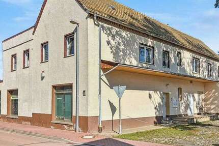 Haus zum Kaufen in Braunsbedra 167.901 € 218 m² 8 zimmer