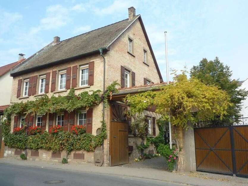 Haus zum Mieten in Nierstein-Schwabsburg 1.790 € 140 m²