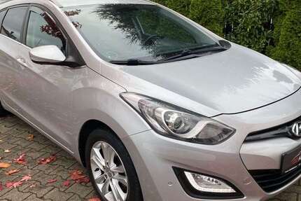 Hyundai i30 81.000 km 8.590 € Oer-Erkenschwick 45739