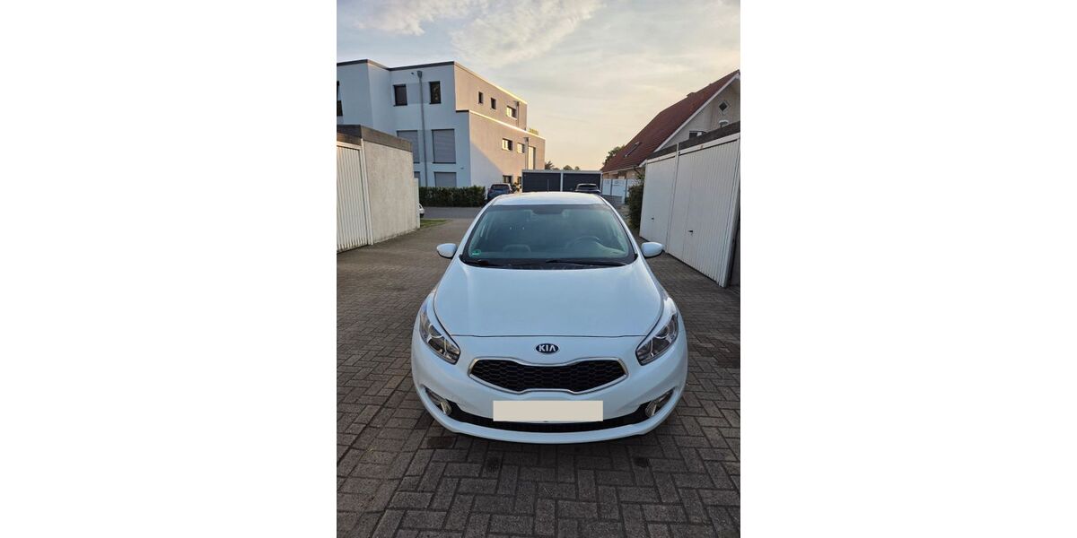 Kia ceed / Ceed 160.328 km 8.300 &euro; Lünen 44534