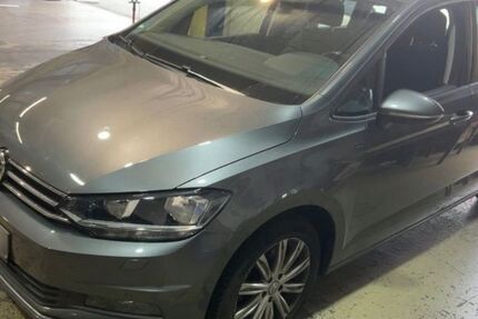 VW Touran 140.000 km 16.990 &euro; Freren 49832