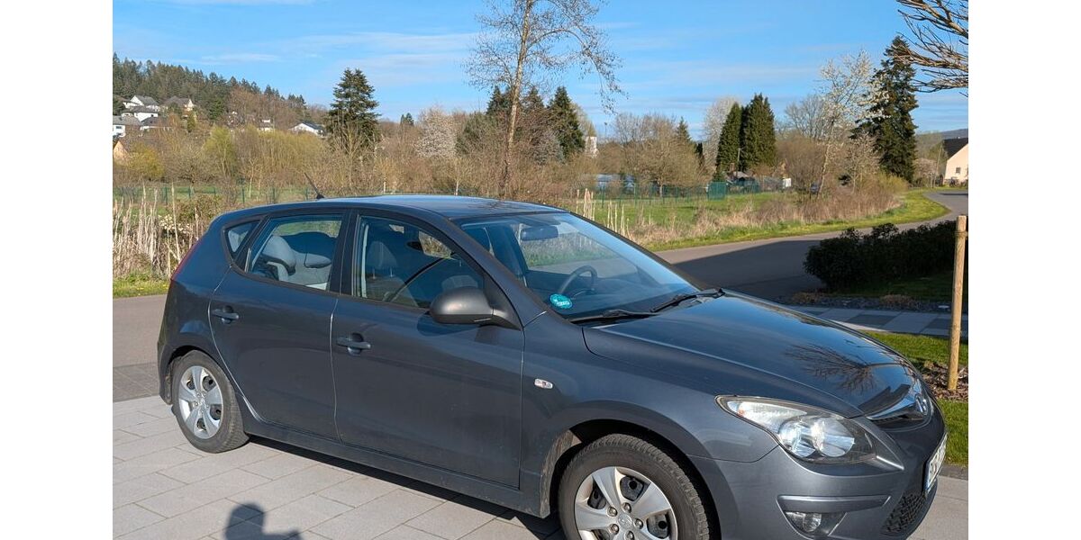 Hyundai i30 262.000 km 2.300 &euro; Bausendorf 54538