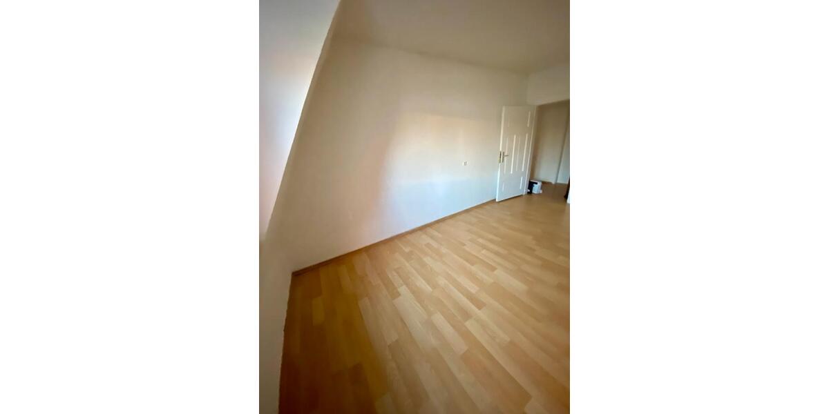 Dachgeschoßwohnung Völklingen - 4 Zimmer, 90 m&sup2;, 690&euro; | Angebot:26349882
