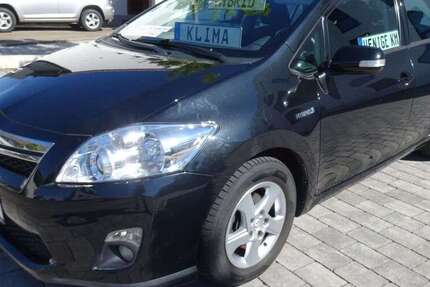 Toyota Auris 94.000 km 8.800 &euro; Geislingen bei Balingen 72351