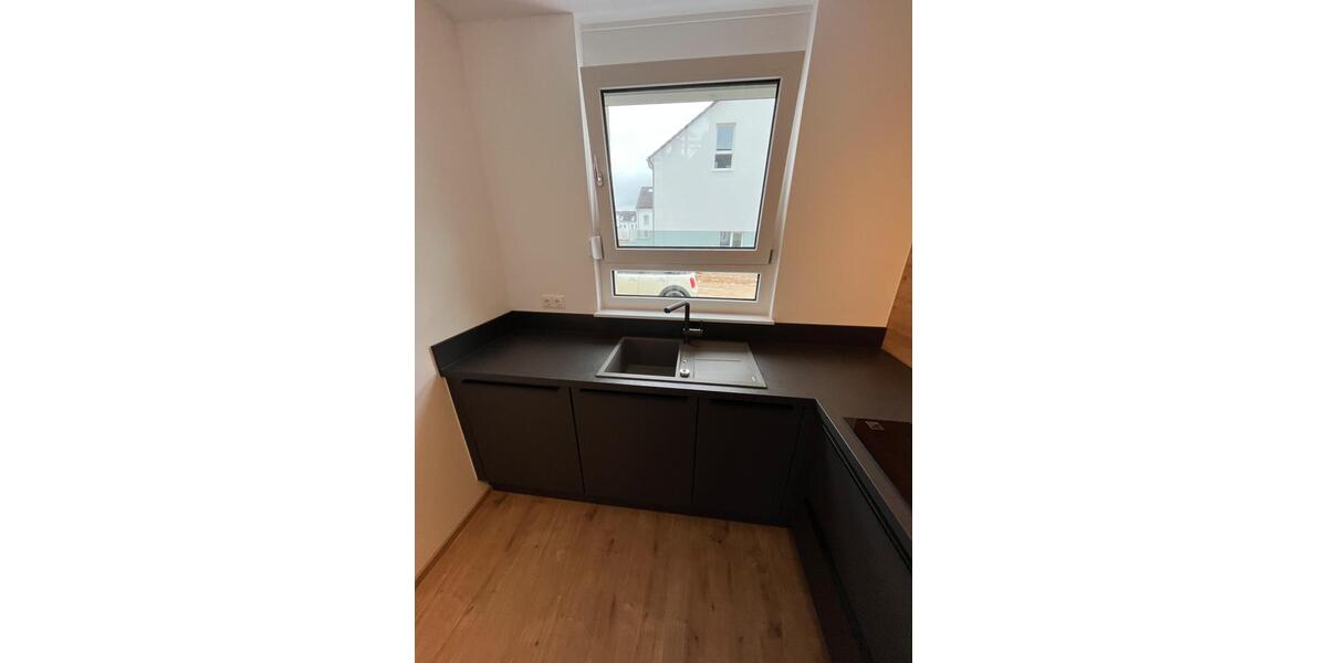 Reihenhaus Roth - 5 Zimmer, 140 m&sup2;, 1.540&euro; | Angebot:25175097