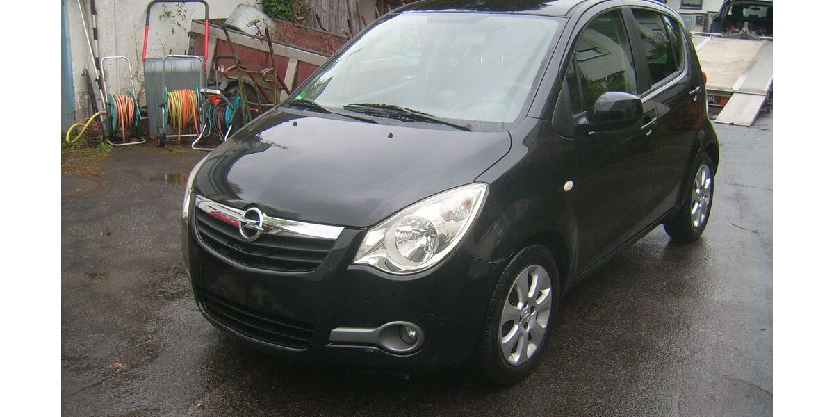 Opel Agila 77.120 km 2.477 &euro; München 81243