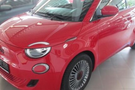 Fiat 500e 23.710 km 18.900 &euro; Hamburg 22525