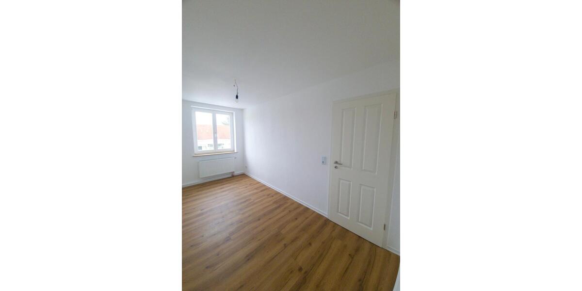 Etagenwohnung Hohenmölsen - 3 Zimmer, 61 m&sup2;, 70.000&euro; | Angebot:26701386
