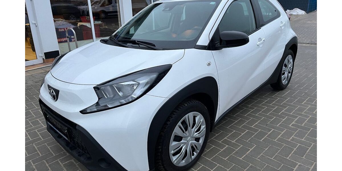 Toyota Aygo (X) 15.089 km 14.490 € Tessin 18195