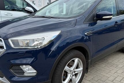 Ford Kuga 142.617 km 7.990 &euro; Rheinbach 53359