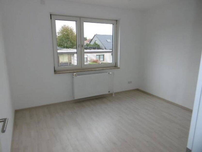 Familienfreundliches umfangfreich modernisiertes REH in guter Lage