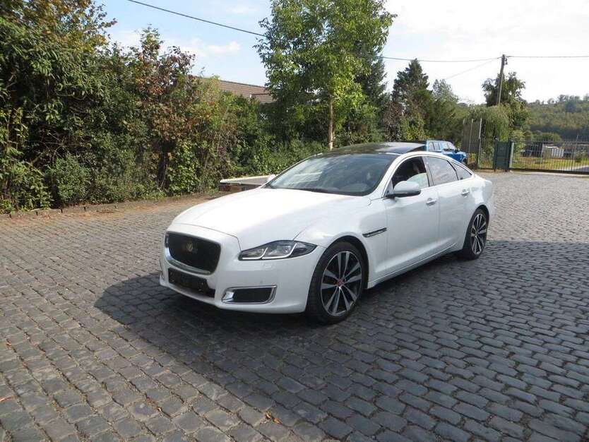XJ