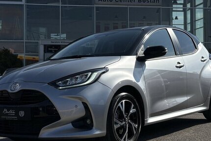 Toyota Yaris Hybrid Team Deutschland KAMER/DAB/1.HAND 10.247 km 21.800 &euro; Villingen-Schwenningen 78054