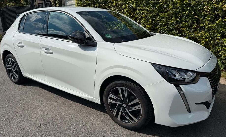 Peugeot 208 22.000 km 14.950 € Hamburg 22047