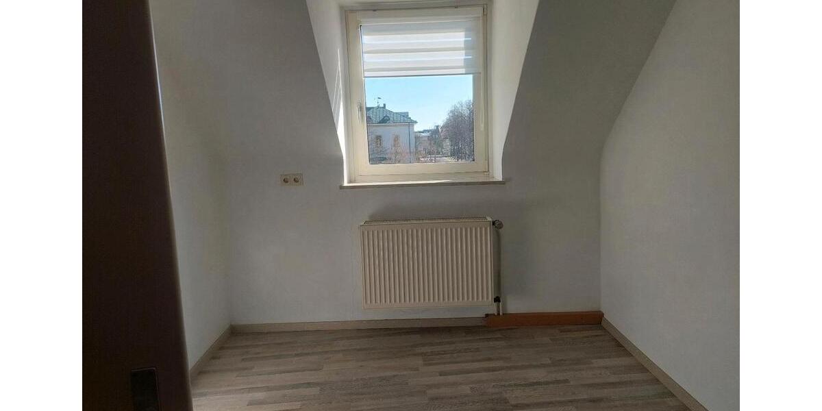 Dachgeschoßwohnung Wunsiedel - 2 Zimmer, 55 m&sup2;, 250&euro; | Angebot:26424228