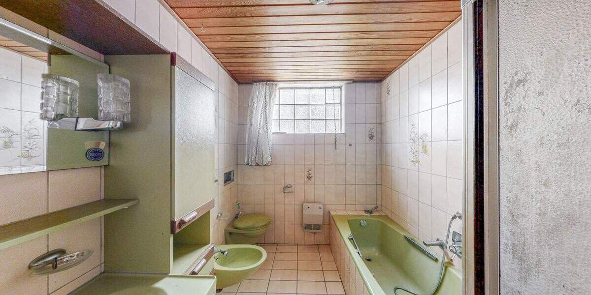 Mehrfamilienhaus, Wohnhaus Schwebenried Schwebenried - 8 Zimmer, 209 m&sup2;, 285.000&euro; | Angebot:25997007