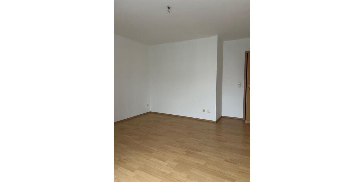 Dachgeschoßwohnung Altenburg - 2 Zimmer, 66 m&sup2;, 363&euro; | Angebot:25182330