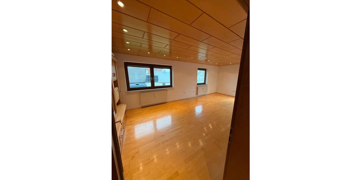 Etagenwohnung Thierhaupten - 4 Zimmer, 150 m&sup2;, 1.350&euro; | Angebot:26671332