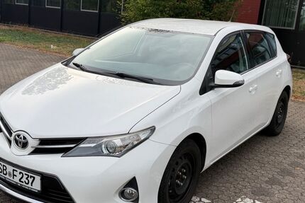 Toyota Auris 82.300 km 10.500 &euro; Saarbrücken 66117