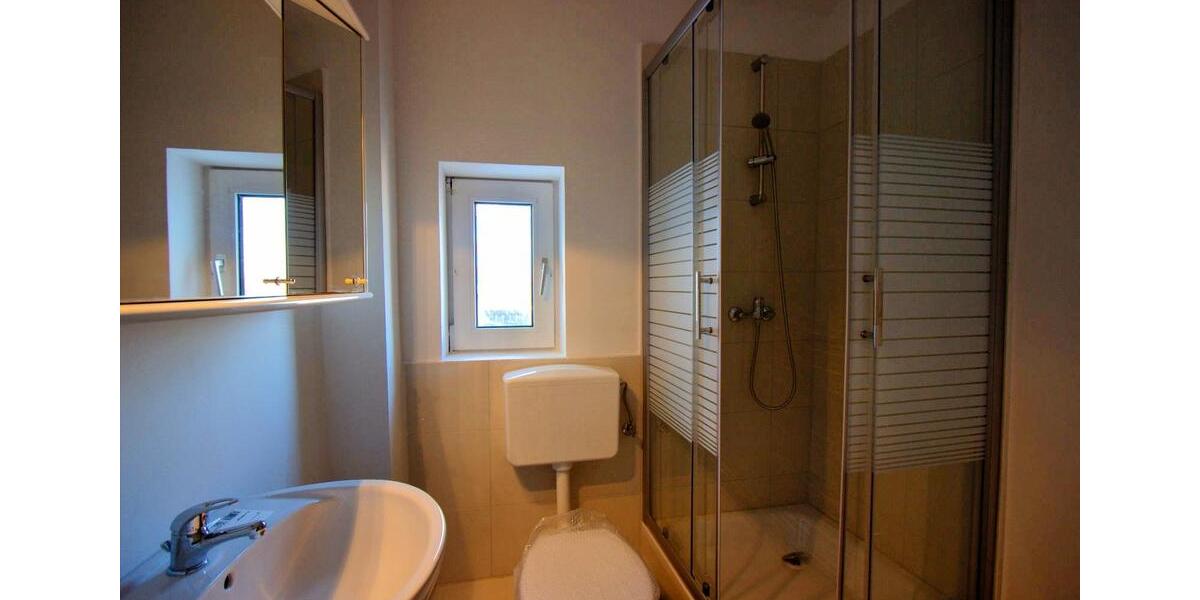 Dachgeschoßwohnung Wilhelmshaven - 2 Zimmer, 75 m&sup2;, 530&euro; | Angebot:26046996