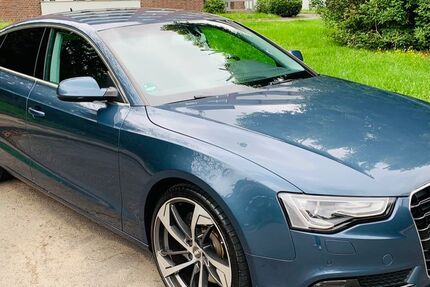 Audi A5 180.000 km 14.999 &euro; Düsseldorf 40591