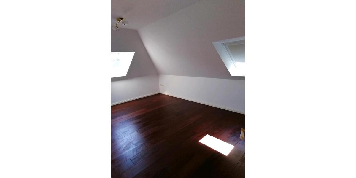 2 Zimmer Dachgeschoßwohnung 1 zimmer