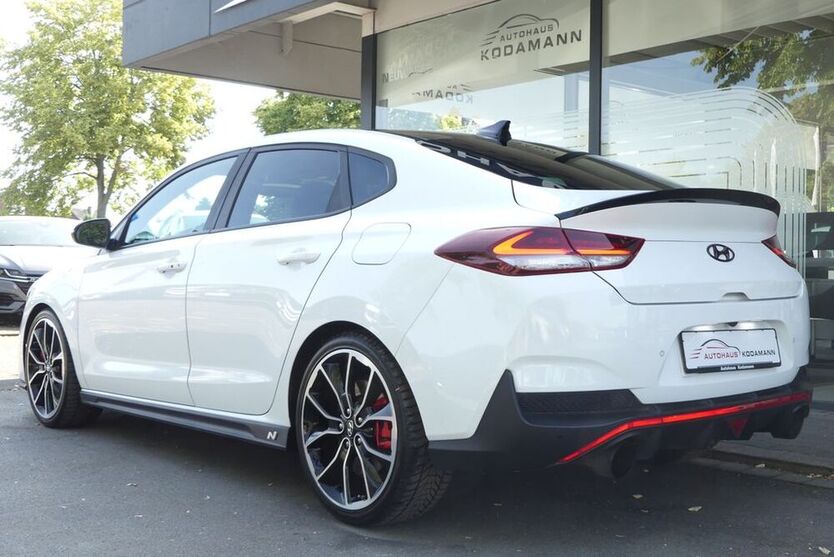 i30