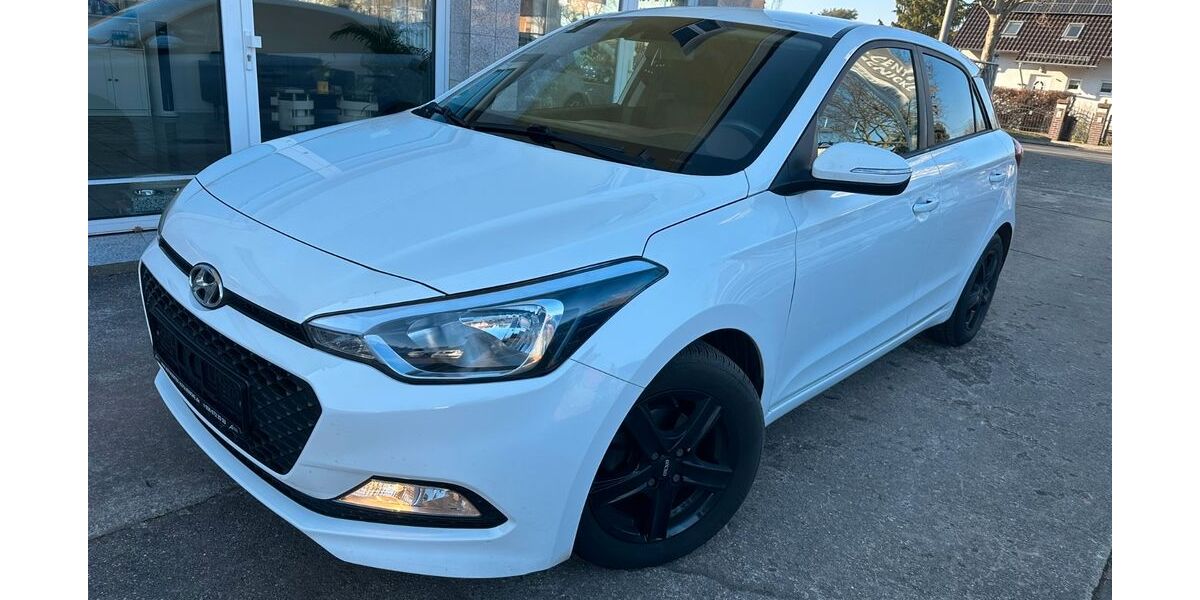 Hyundai i20 37.615 km 12.990 &euro; Berlin 12524
