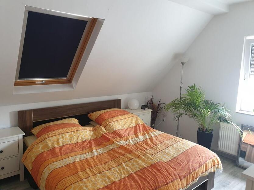 Freistehendes Einfamilienhaus mit Garage